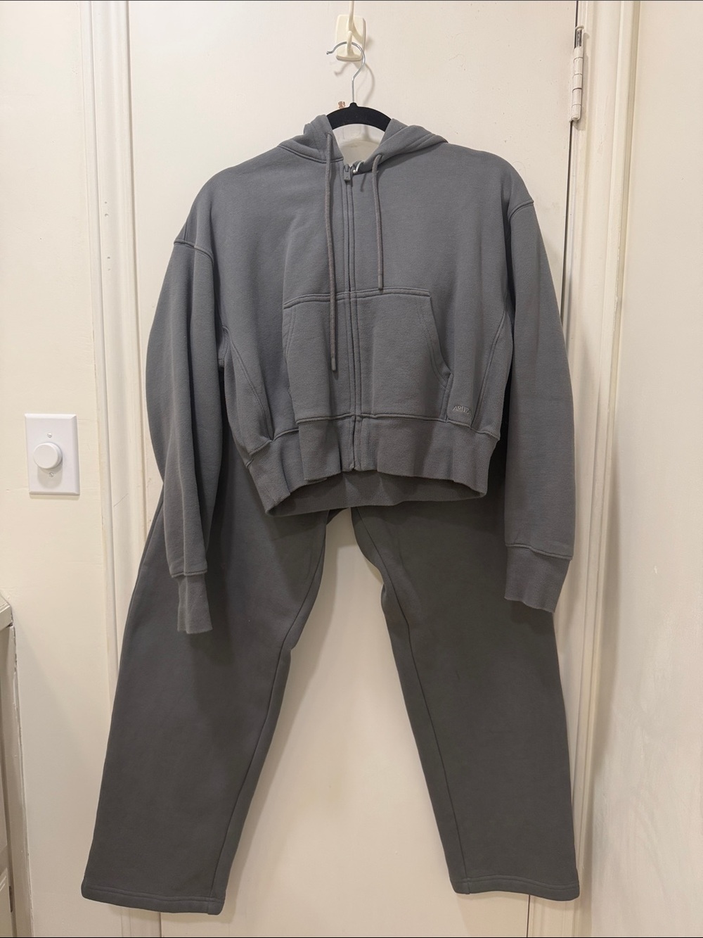 Aritzia Cropped Zip Hoodie and Joggers Set - Gray